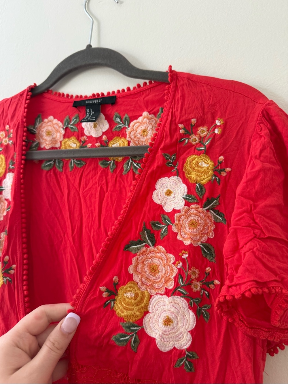 Floral Embroidered Red Maxi Duster Summer Kimono w/ Tie Front Size Lg Forever 21 - Picture 4 of 12